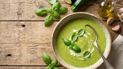 Recept: Zucchini Soup with Basil