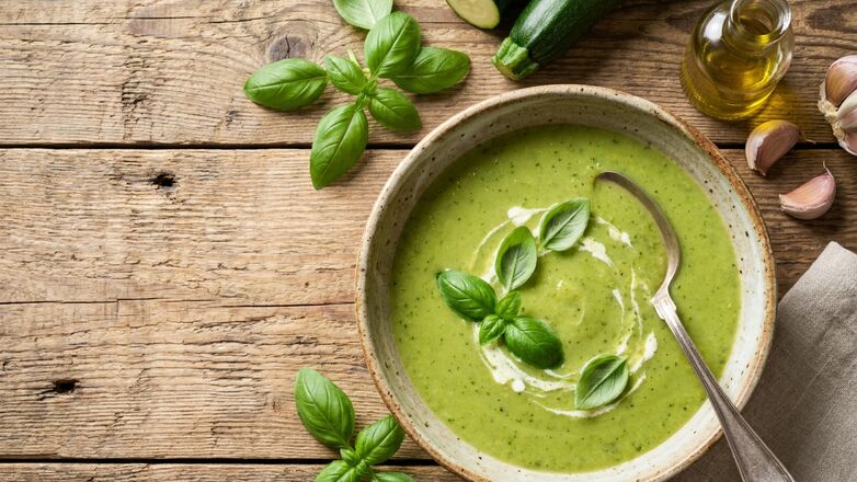 Recept: Zucchini Soup with Basil