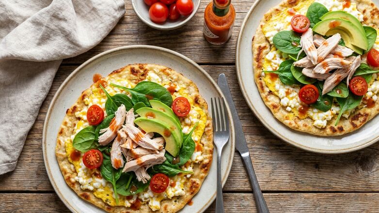 Recept: Cottage Cheese Flatbread with Chicken and Avocado