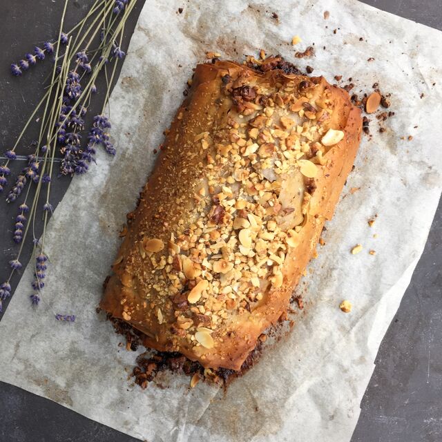 chocolade nut strudel